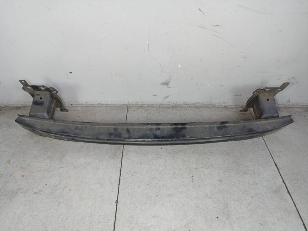 усилитель бампера переднего Volkswagen Caddy 3 поколение 2009, 1T0807109 - фото №1