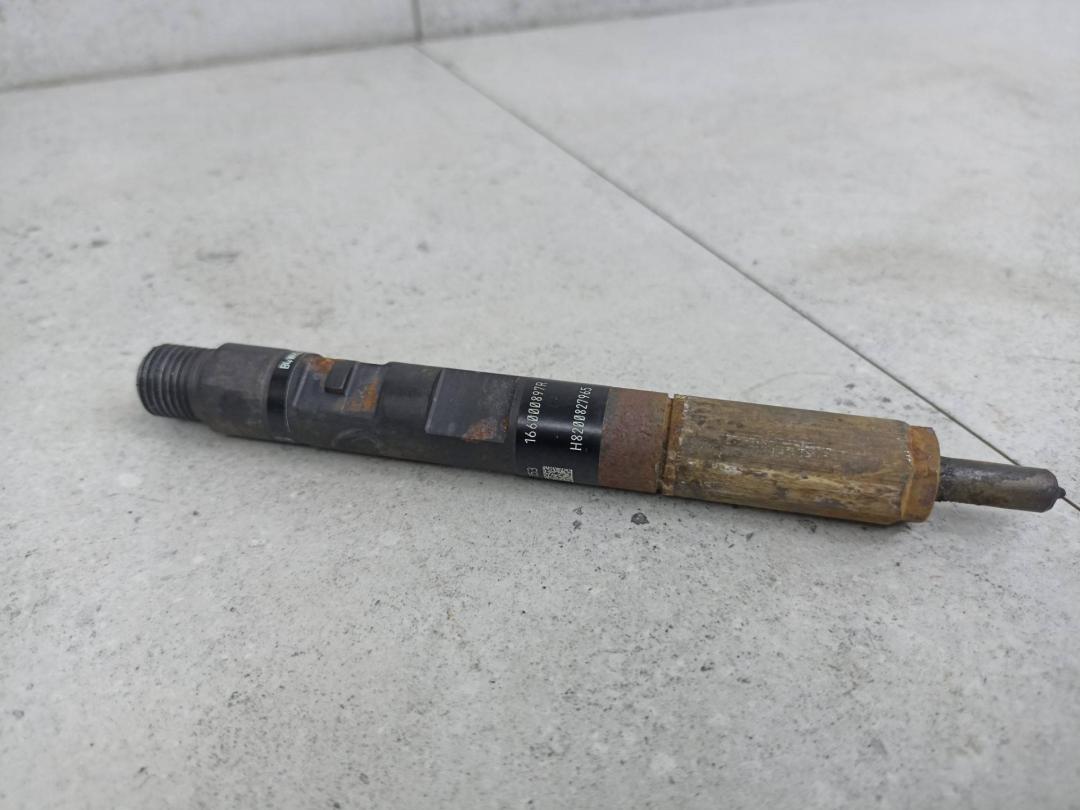 форсунка Renault Duster 1 поколение 2015, 166000897, H8200827965 - фото №1