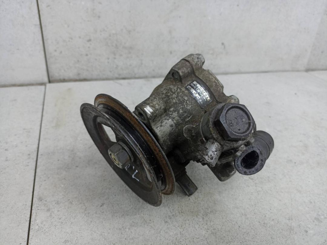 насос гидроусилителя руля Kia Rio 2 поколение 2008, 571001C000 - фото №1