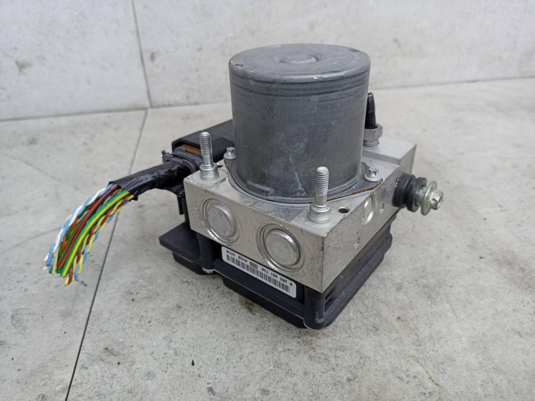 блок ABS Peugeot 3008 1 поколение 2010, 9674677580 - фото №1