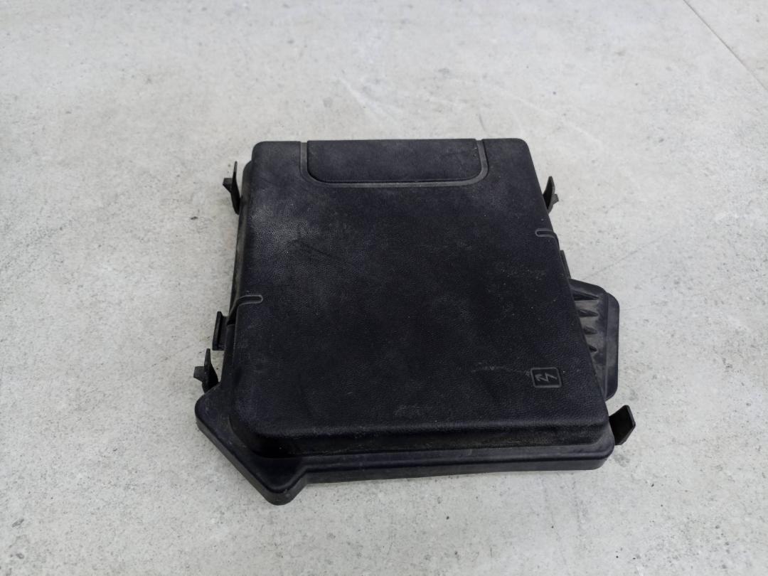 крышка блока предохранителей Renault Megane 3 поколение 2011, 284C40002R - фото №1