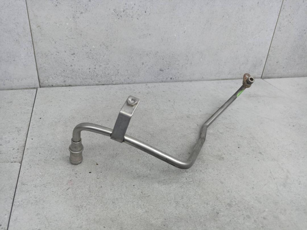 трубка охлаждения турбины Volkswagen Golf 5 поколение 2009, 1.4 л., BLG, бензин, 03C121497A - фото №1