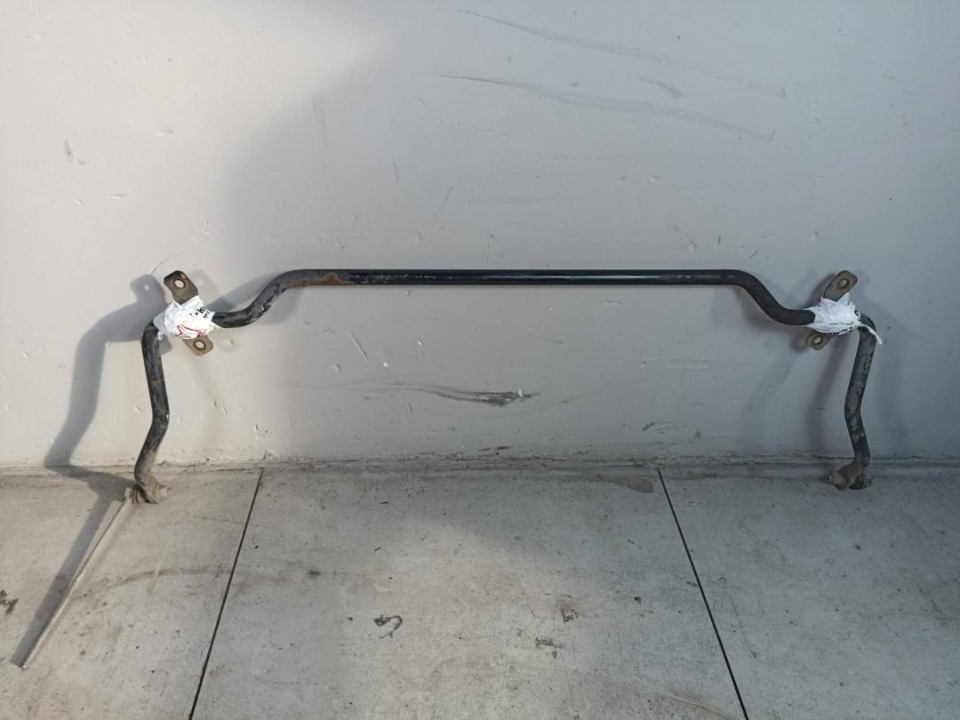 стабилизатор подвески передний Renault Duster 1 поколение 2012, 546114265R - фото №1