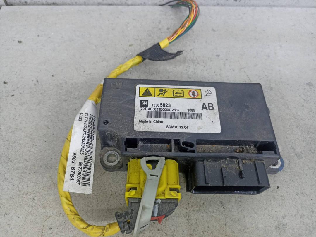 блок AirBag Chevrolet Cruze 1 поколение 2010, 13505823 - фото №1