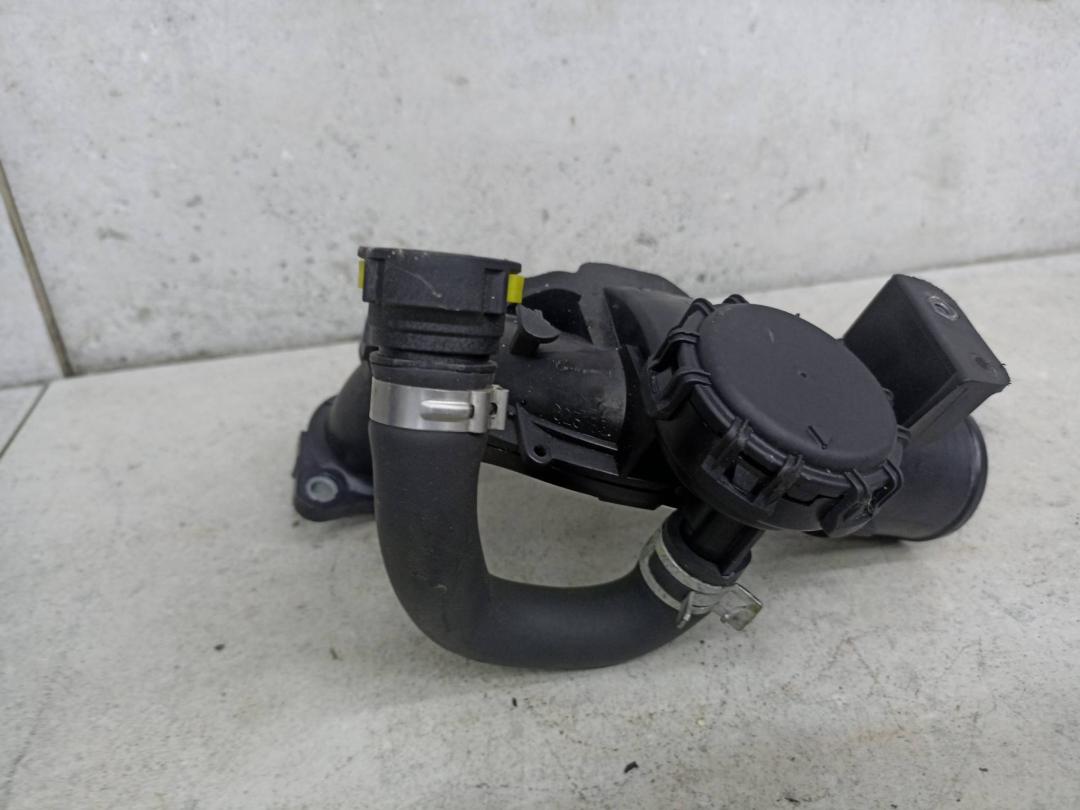 трубка системы рециркуляции EGR Renault Clio 3 поколение 2008, 8200323338, 8200879750 - фото №1