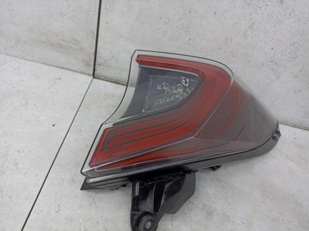 фонарь задний правый Toyota C-HR 1 поколение AX10 2018, 81550F4010 - фото №1