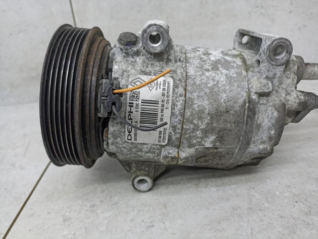 компрессор кондиционера Renault Megane 2 поколение (2002 - 2006), 8200050141, 8200940837, 7711135105, 8200316164, 8200470242, 8200600110, 7711368685 - фото №1