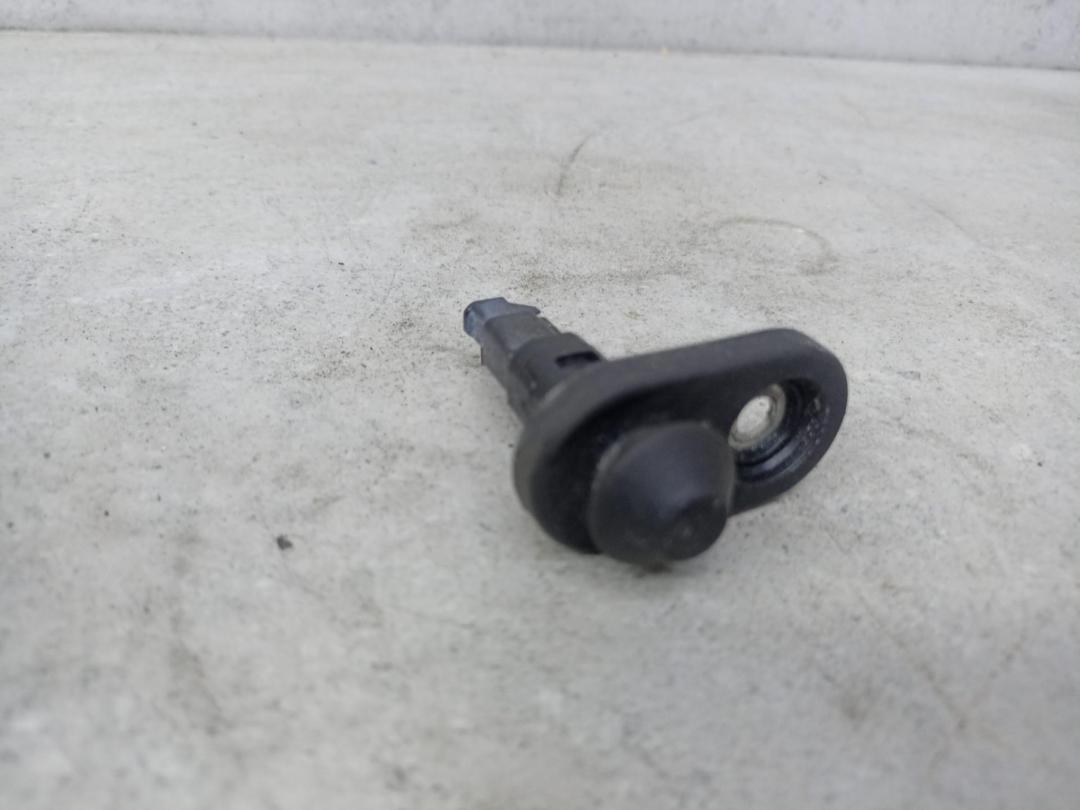 концевик дверной Toyota C-HR 1 поколение AX10 (2016 - 2019), 8423160070 - фото №1