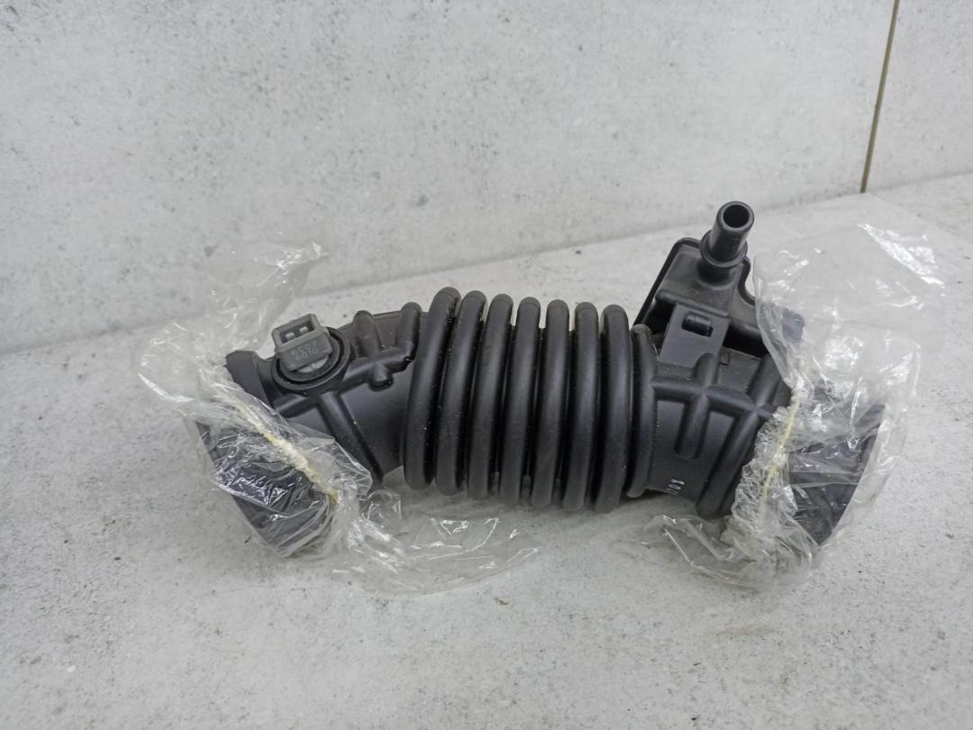 патрубок воздушного фильтра Daewoo Gentra 2 поколение (2013 - 2016), 1.5 л., 42400735, 631127847 - фото №1