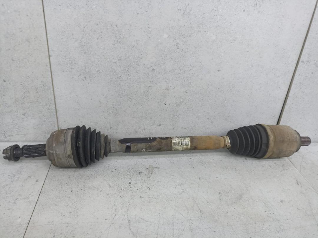 полуось передняя левая (приводной вал, ШРУС) Renault Duster 1 поколение 2011, 391016521R - фото №1