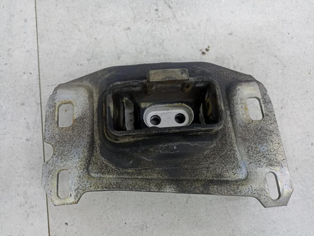 подушка крепления КПП Citroen C4 Grand Picasso 2 поколение 2015, 9673768480 - фото №1