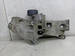 кронштейн генератора Renault Megane 2 поколение [рестайлинг] (2006 - 2012), 8200669494