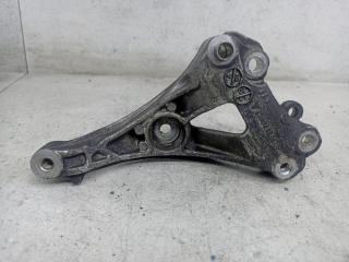 кронштейн компрессора кондиционера Peugeot 308 T7 2009, V758078180