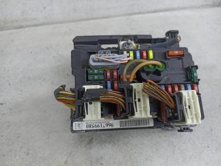 блок предохранителей Citroen C3 2 поколение 2011, 9667199580