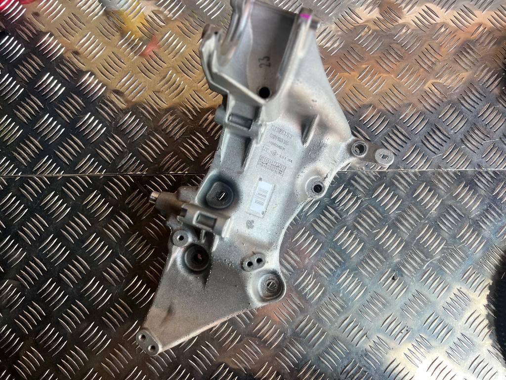 кронштейн (крепление) Renault Kaptur 1 поколение 2018, 8201033565 - фото №1