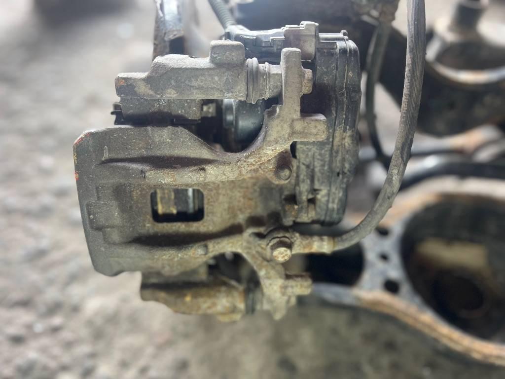 суппорт задний левый Toyota C-HR 1 поколение AX10 2019, 47850F4030 - фото №1