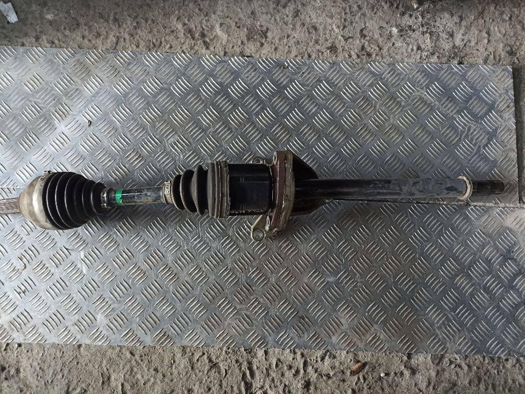 полуось передняя правая (приводной вал, ШРУС) Nissan X-Trail T31 2008, 39100JD74A - фото №1