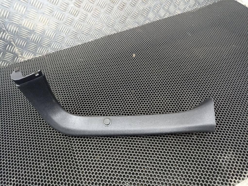 обшивка крышки багажника Toyota C-HR 1 поколение AX10 2018, 67937F4010 - фото №1