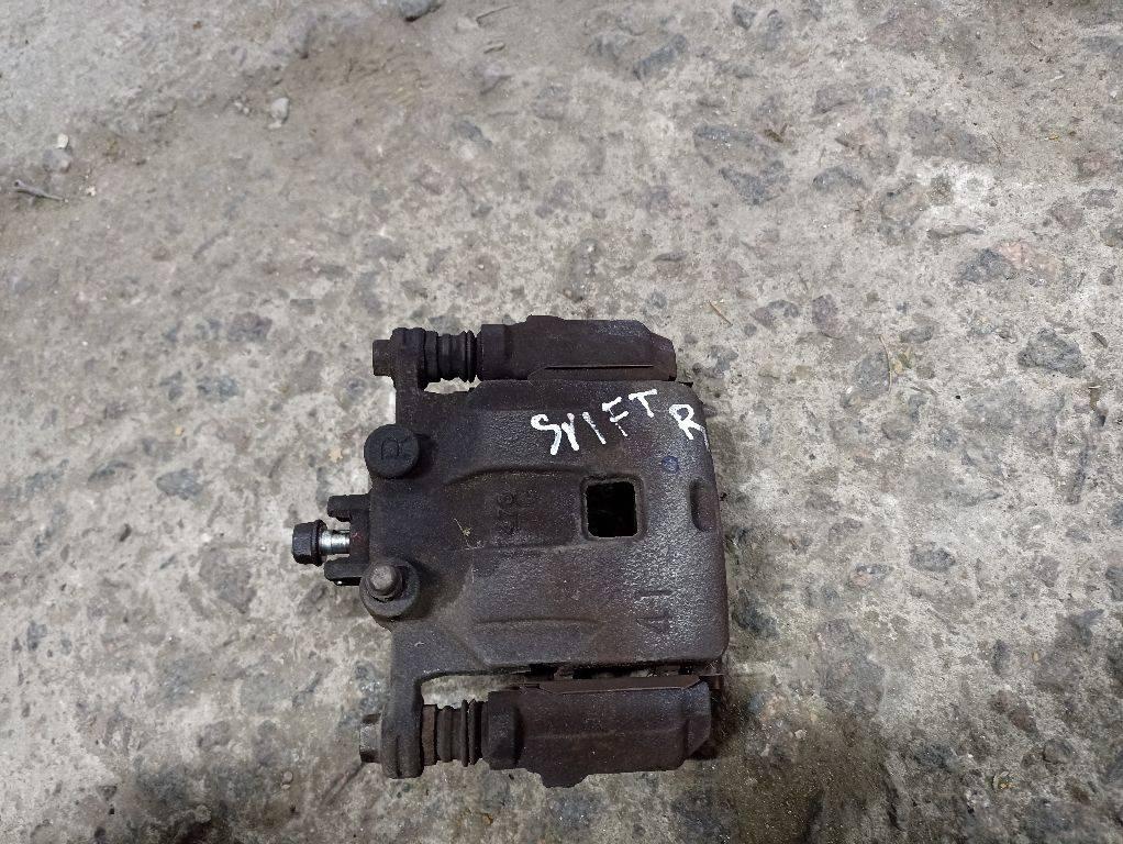 суппорт передний правый Suzuki Swift 4 поколение 2015, 5510168L00 - фото №1