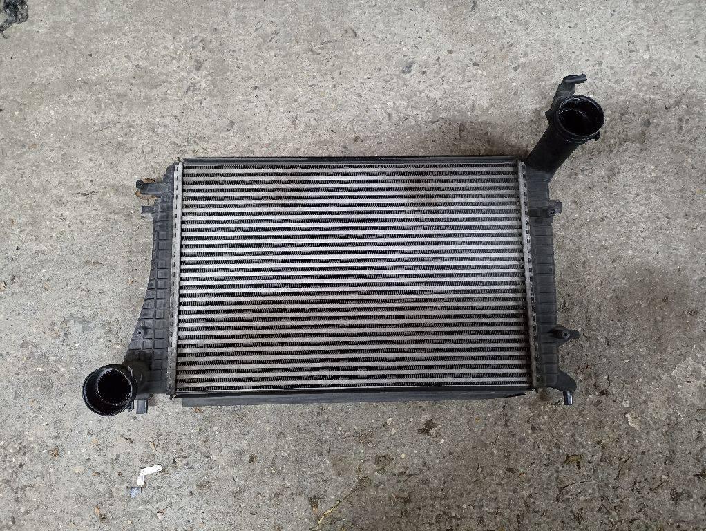 интеркулер Volkswagen Golf 5 поколение 2008, 1K0145803R - фото №1