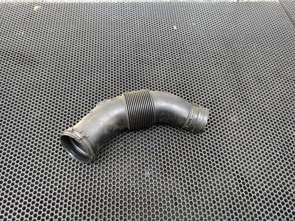 патрубок воздушного фильтра Volkswagen Touareg 2 поколение 2014, 7P0129627 - фото №1