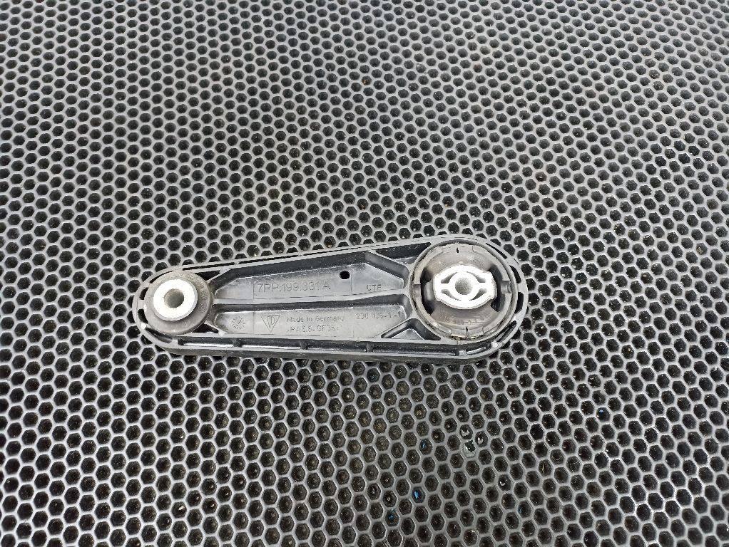 подушка крепления двигателя Volkswagen Touareg 2 поколение 2014, 7PP199331A - фото №1