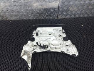 пластик Volkswagen Touareg 2 поколение 2014, 7P6819511B