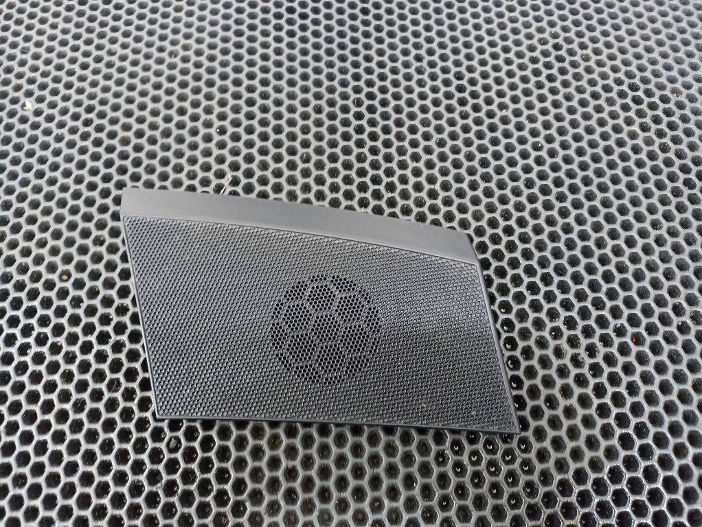 сетка на динамик Volkswagen Touareg 2 поколение 2014, 7P5035794 - фото №1