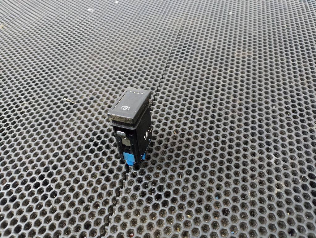 кнопка обогрева заднего стекла Volkswagen Transporter T4 2002, 700959621 - фото №1