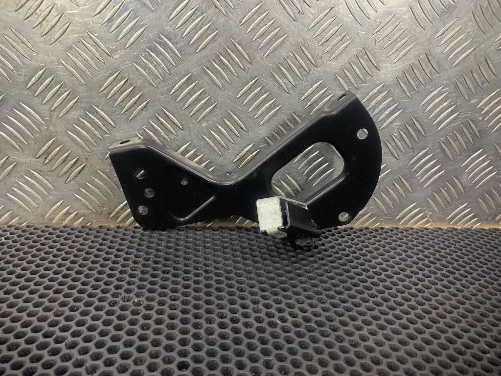 кронштейн (крепление) Bentley Flying Spur 2 поколение 2015, 3D2805301 - фото №1