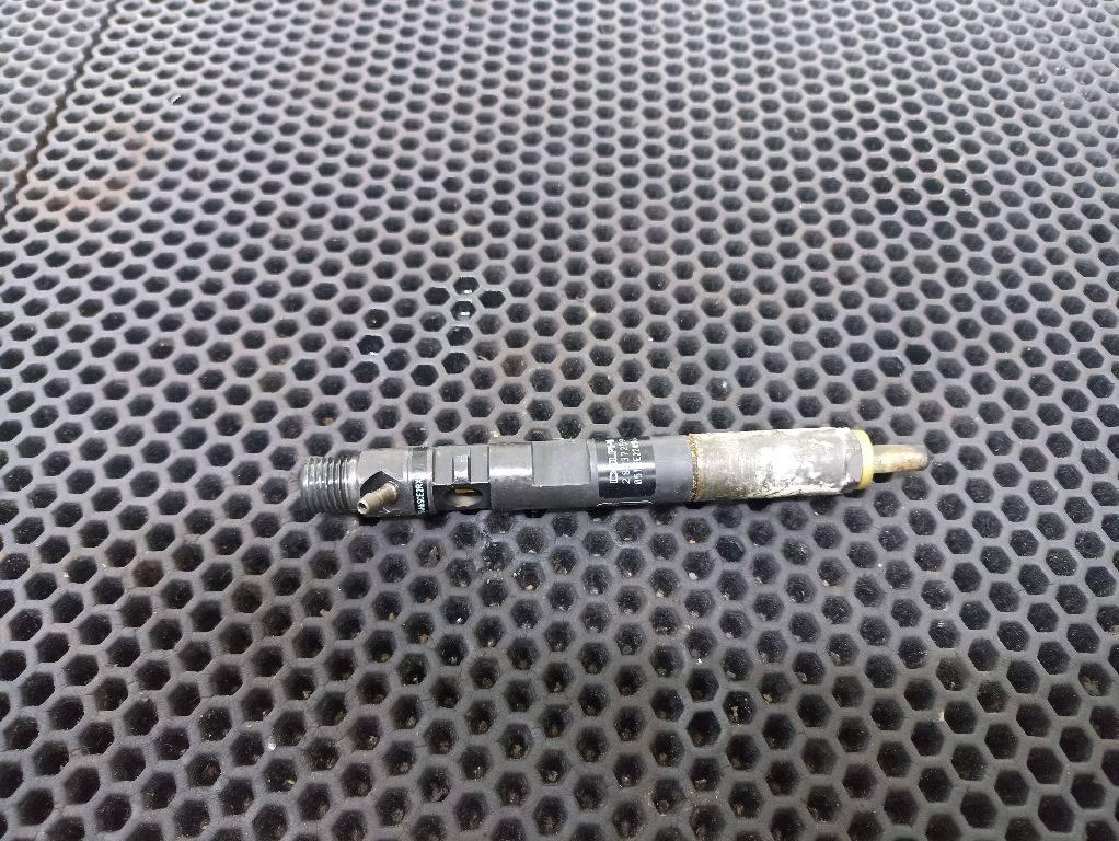 форсунка Renault Duster 1 поколение 2015, 166000897 - фото №1