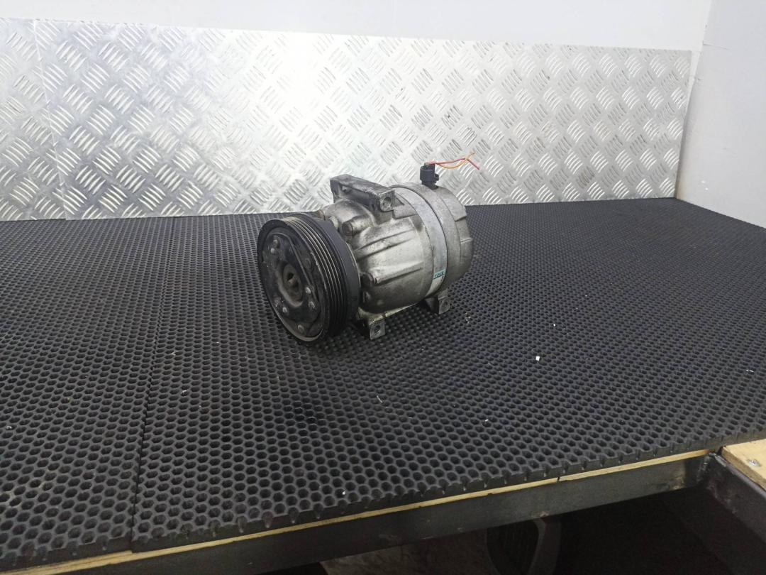 компрессор кондиционера Renault Laguna 2 поколение 2005, 8200024397 - фото №1