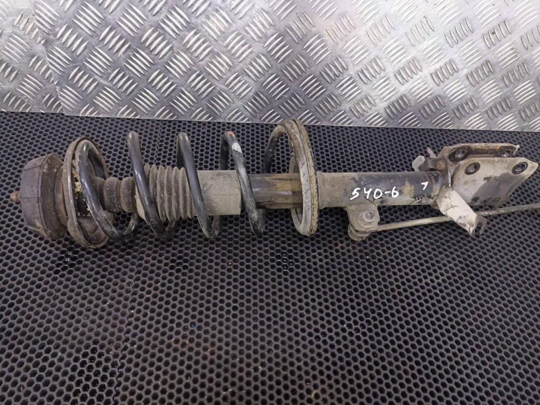 стойка передняя Renault Duster 1 поколение 2015, 8200813791 - фото №1