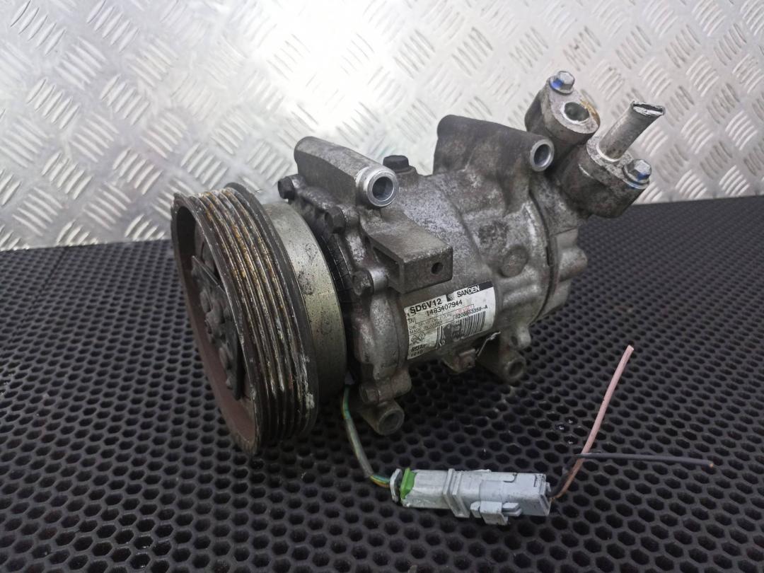 компрессор кондиционера Renault Clio 3 поколение 2007, 8200953359 - фото №1