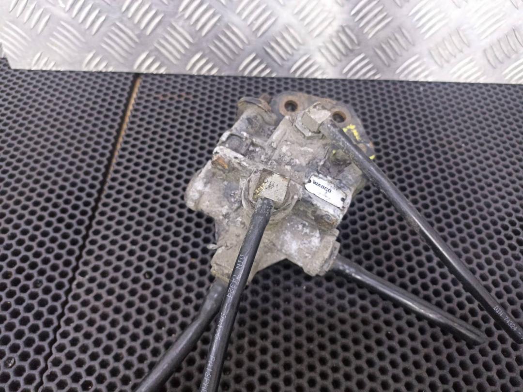 Клапан ускорительный MAN TGX 1 поколение 2013, 81521166089 - фото №1