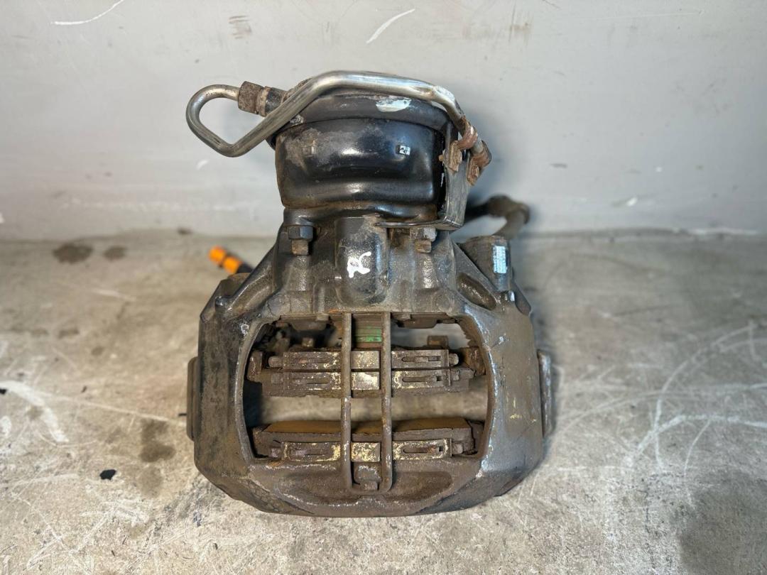 суппорт передний правый MAN TGX 1 поколение 2014, 81508046636 - фото №1