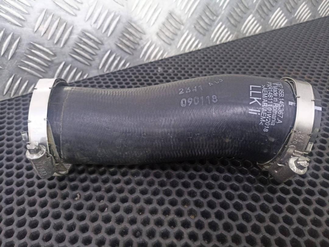 патрубок интеркулера Porsche Macan 1 поколение 2018, 95B145367A - фото №1