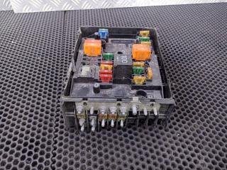 блок предохранителей Volkswagen Caddy 3 поколение 2007, 1K0937125A