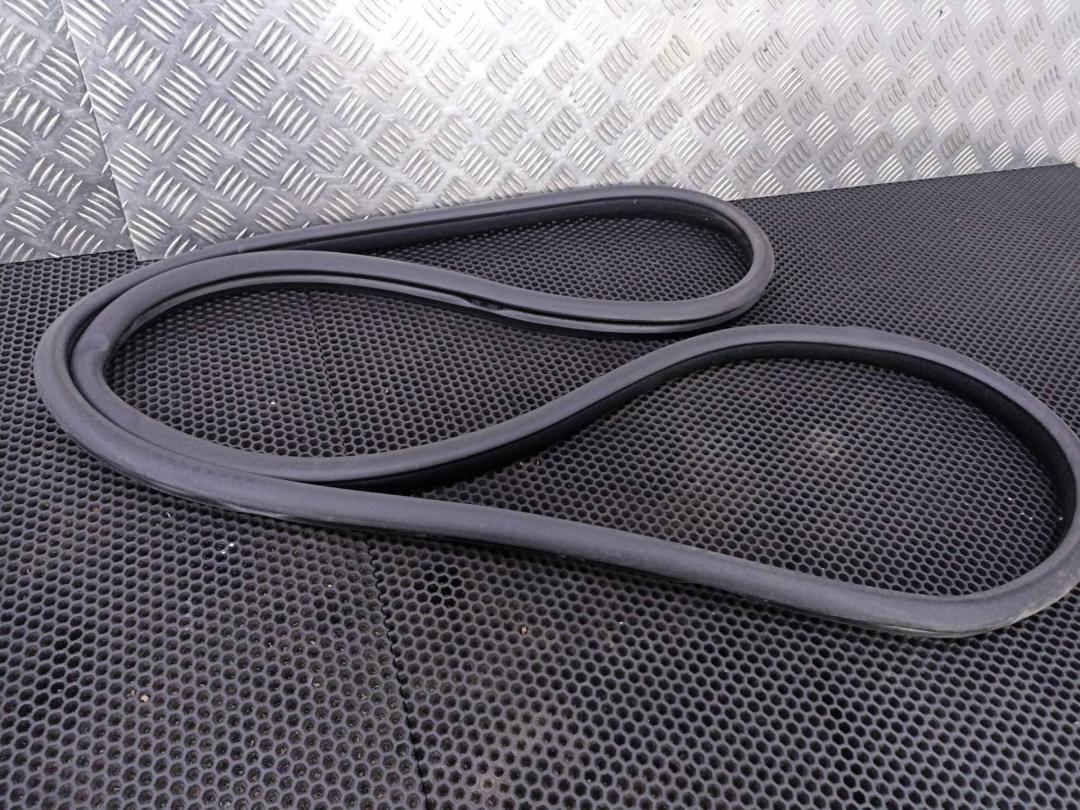 уплотнитель двери Mercedes-Benz S-Класс W222/C217/A217 2016, 3.0 л., M 276.824, бензин, A2226970351 - фото №1