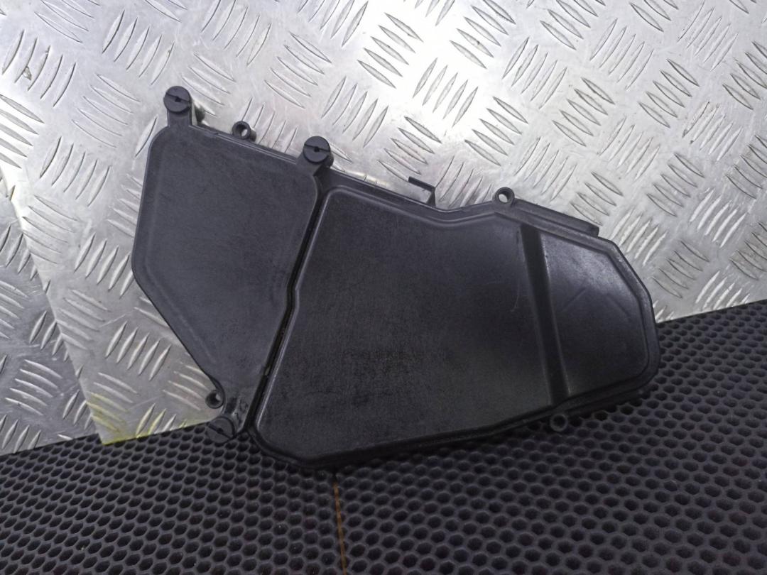 крышка блока предохранителей Volkswagen Touareg 2 поколение 2014, 7L0937576B - фото №1