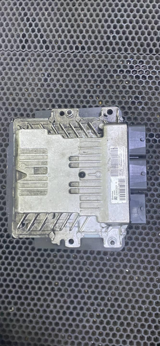 блок управления двигателем Citroen C5 2 поколение 2010, S180075002 - фото №1