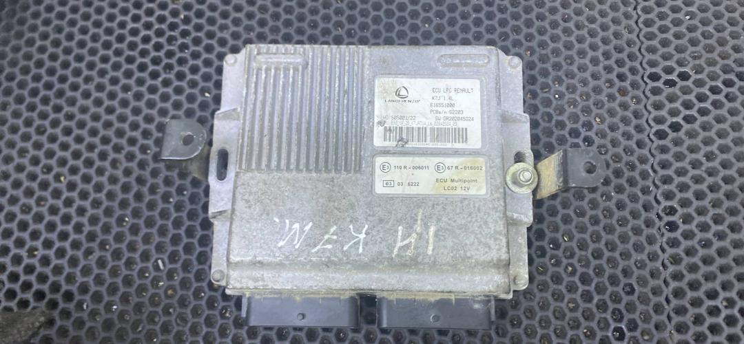 блок управления двигателем Dacia Sandero 1 поколение 2009, 616551000 - фото №1