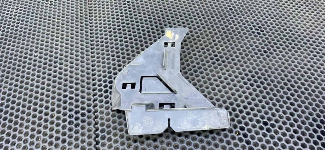 Крепление бампера заднего Renault Trafic 3 поколение (2014 - 2026), 214B22647R - фото №1