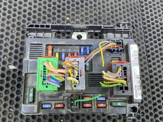 блок предохранителей Peugeot 206 1 поколение [рестайлинг] 2006, 9643498780