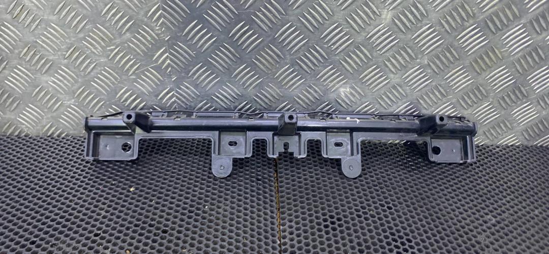 Крепление бампера заднего Ford Mustang 6 поколение S550, FR3B-17B861 - фото №1