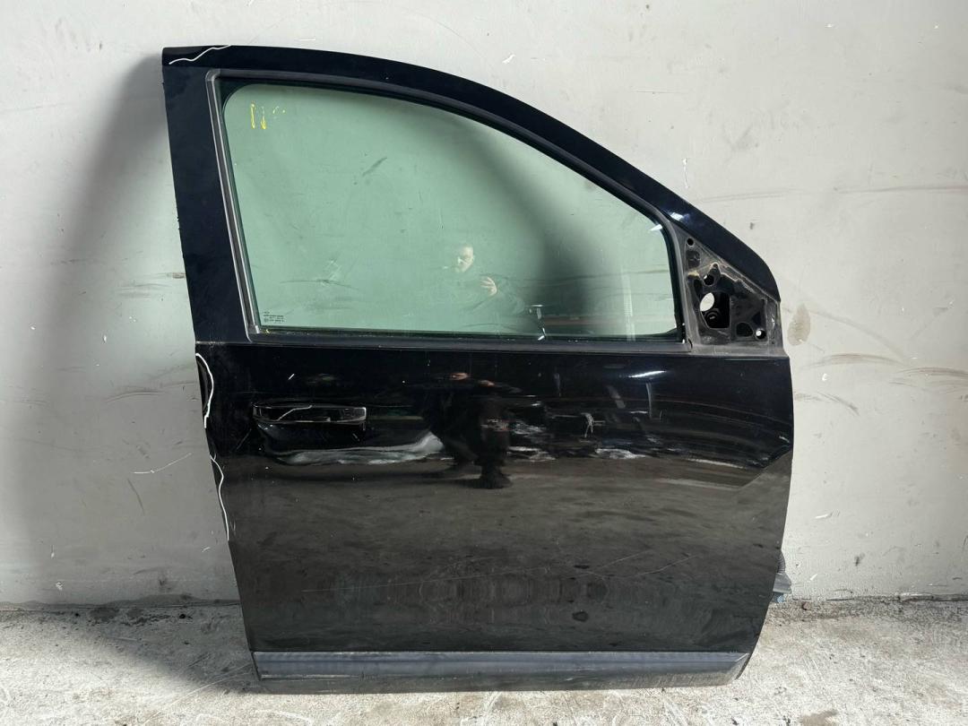 дверь передняя правая Dacia Lodgy 1 поколение 2013 - фото №1