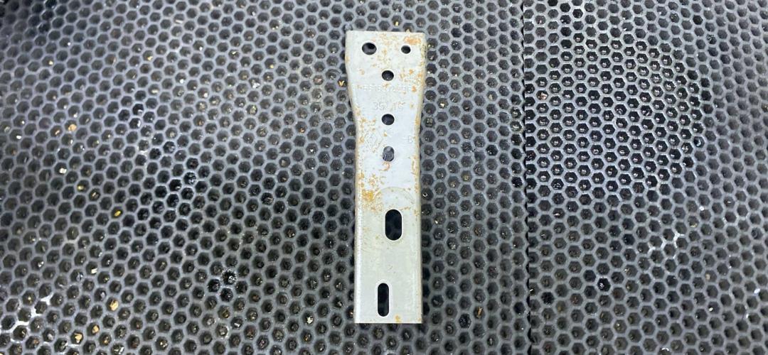 кронштейн (крепление) Renault Scenic 4 поколение, 681837429R - фото №1