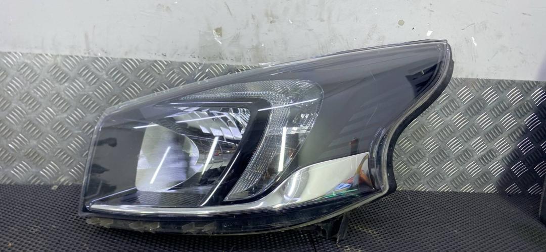 фара левая Opel Vivaro B 2016, 260603220R - фото №1