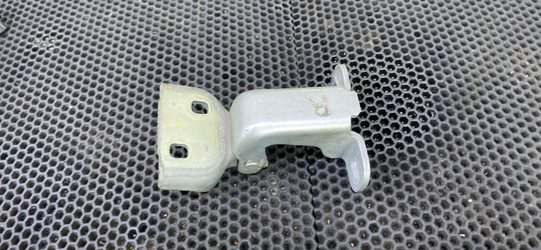 петля двери Renault Trafic 3 поколение (2014 - 2026), 804005400R - фото №1