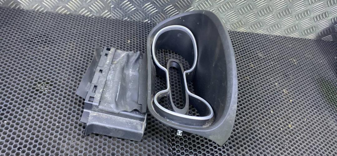 рамка панели приборов Opel Vivaro B (2014 - 2018), 681017678R - фото №1